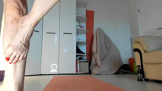 Snapshot of angelmommu chatting on March 2025 04:27:01 AM angelmommu online show from March 2025 04:27:01 AM