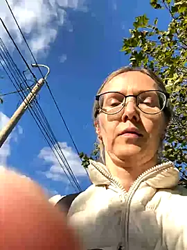 Snapshot of angelmommu chatting on November 2025 11:56:01 AM angelmommu online show from November 2025 11:56:01 AM