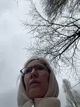 Snapshot of angelmommu chatting on February 2026 07:49:01 AM angelmommu online show from February 2026 07:49:01 AM