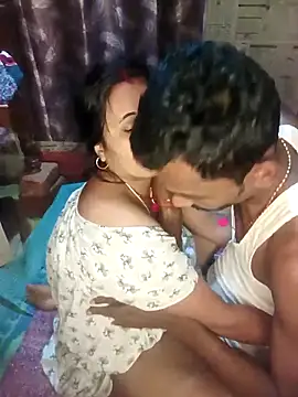 amritakk1298 online show from November 2025 05:45:02 PM