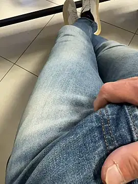 Snapshot of buodiculo chatting on February 2025 04:36:01 PM buodiculo online show from February 2025 04:36:01 PM