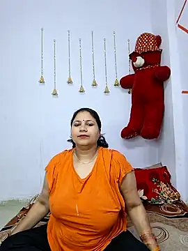 MOM-SUN-COUPLE online show from February 2025 10:19:01 AM