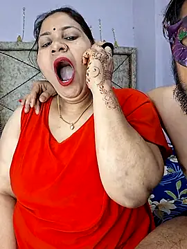 MOM-SUN-COUPLE online show from February 2025 05:25:02 PM