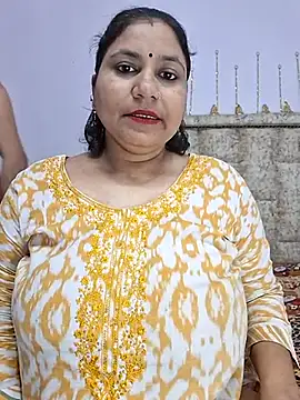 MOM-SUN-COUPLE online show from March 2025 05:23:02 PM