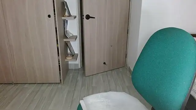 mia  lopez  online show from April 2026 04:12:01 AM