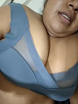 FerLu8 online show from March 2026 02:33:02 AM