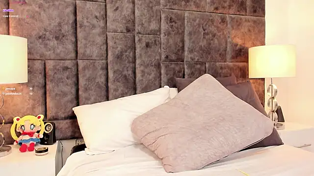 Petit-Rosse online show from December 2024 03:17:02 AM