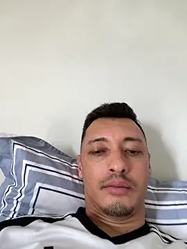 alexsandropllt online show from December 2025 01:51:01 PM