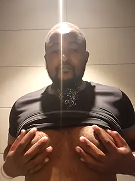 Snapshot of douksm chatting on March 2025 08:45:01 AM douksm online show from March 2025 08:45:01 AM