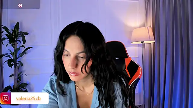 valeriia25  online show from January 2025 10:45:01 PM