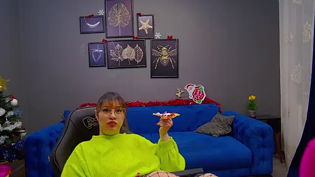 Katewalker  online show from December 2024 09:15:01 PM