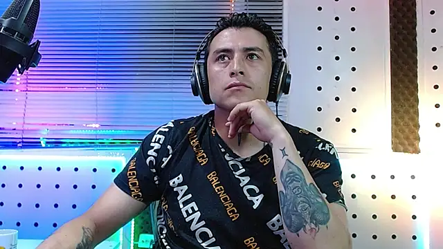 Darko0717 online show from April 2026 11:57:02 PM