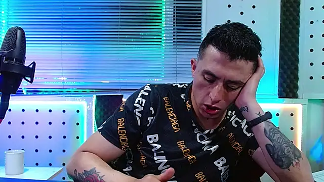 Darko0717 online show from April 2026 01:00:02 AM