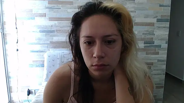 MommyMiaWs online show from October 2025 01:20:01 PM