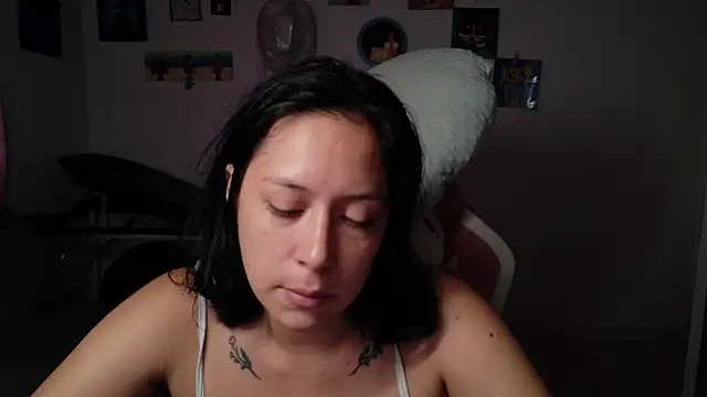 Snapshot of MommyMiaWs chatting on June 2026 01:47:01 PM MommyMiaWs online show from June 2026 01:47:01 PM