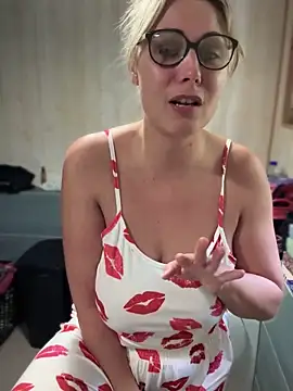 Snapshot of Leanymphoo chatting on October 2025 08:33:01 AM Leanymphoo online show from October 2025 08:33:01 AM