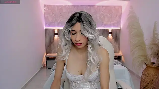 emilly smith 1 online show from January 2025 03:22:01 AM