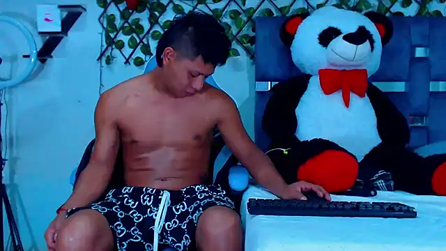 Hakim prettynigg online show from November 2025 03:45:02 PM