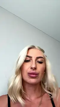 Mia Roxie online show from July 2026 02:38:01 AM