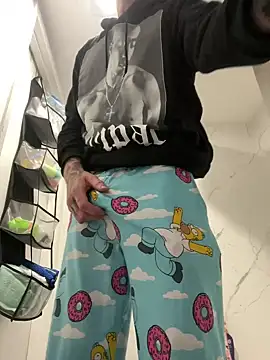 b1gd1ckg1nger86 online show from December 2024 02:27:01 PM