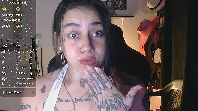 Snapshot of val_bardot chatting on June 2026 02:34:01 AM val bardot online show from June 2026 02:34:01 AM