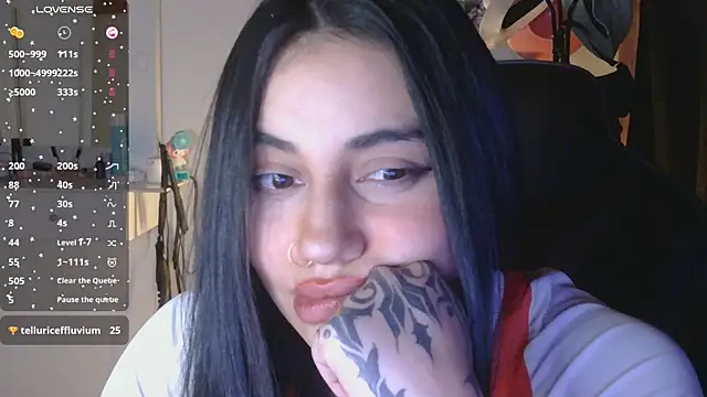Snapshot of val_bardot chatting on June 2026 02:24:02 AM val bardot online show from June 2026 02:24:02 AM