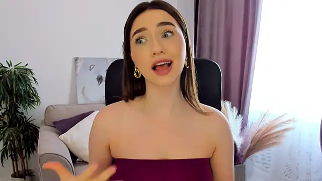 GracefulLook online show from February 2025 09:42:01 AM