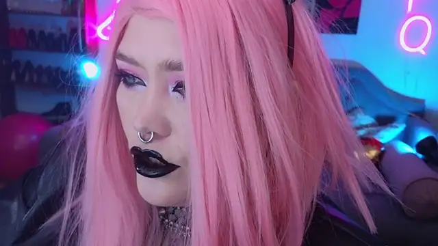 Snapshot of wickedxqueen chatting on December 2024 11:01:02 PM wickedxqueen online show from December 2024 11:01:02 PM