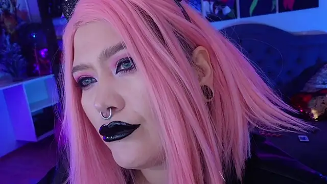 Snapshot of wickedxqueen chatting on December 2024 04:18:02 AM wickedxqueen online show from December 2024 04:18:02 AM