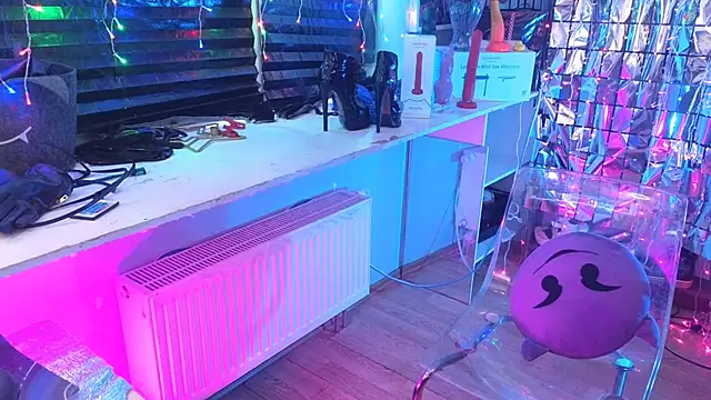 Snapshot of wickedxqueen chatting on March 2025 05:44:01 AM wickedxqueen online show from March 2025 05:44:01 AM