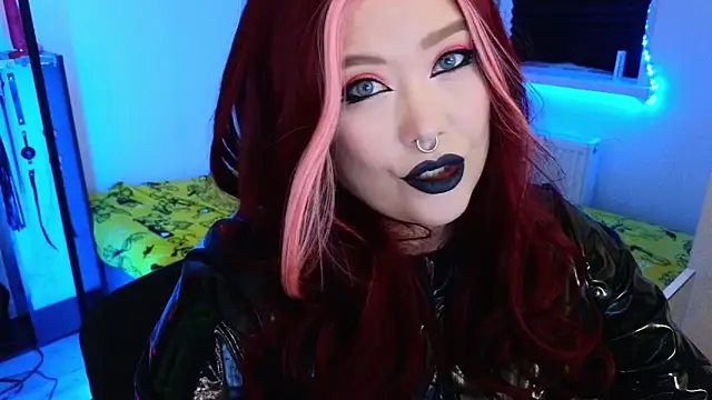 wickedxqueen online show from May 2026 09:53:01 PM