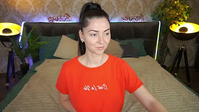 Snapshot of EmilyHalls chatting on March 2025 06:54:01 AM EmilyHalls online show from March 2025 06:54:01 AM