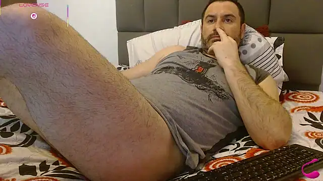 rodrher81 online show from December 2025 03:44:02 AM