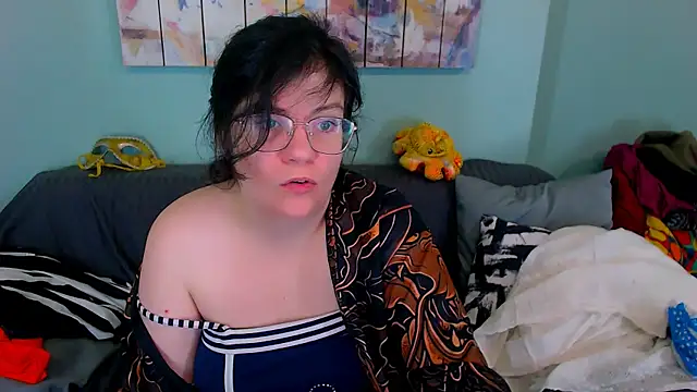 EverlyRays online show from April 2026 07:30:02 PM