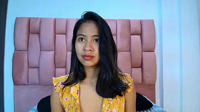 JuliKim  online show from February 2026 12:59:02 PM