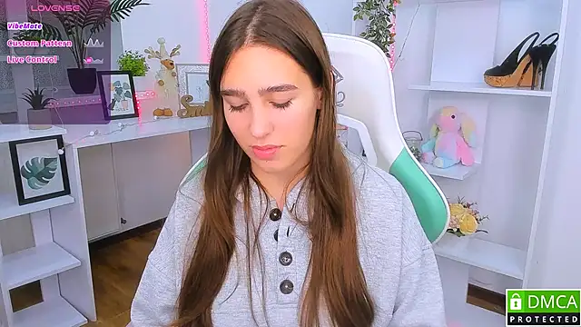  Eliizabeth  online show from November 2025 09:25:02 PM