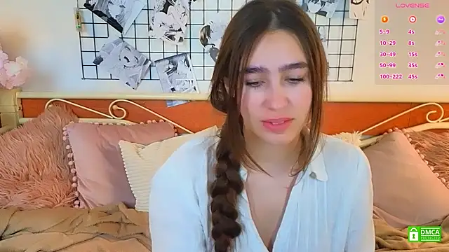 Snapshot of _Eliizabeth_ chatting on May 2026 12:27:01 AM Eliizabeth online show from May 2026 12:27:01 AM