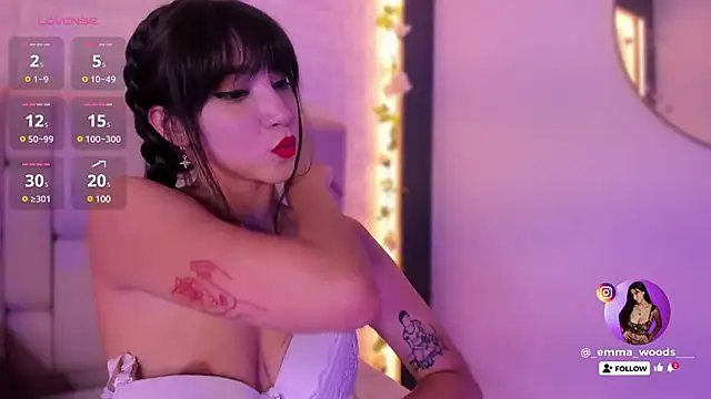 Snapshot of emma_woods_ chatting on December 2024 06:33:01 PM emma woods online show from December 2024 06:33:01 PM