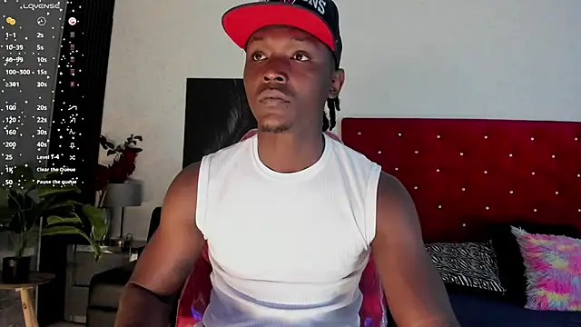 DannSmmith online show from November 2025 01:00:02 PM