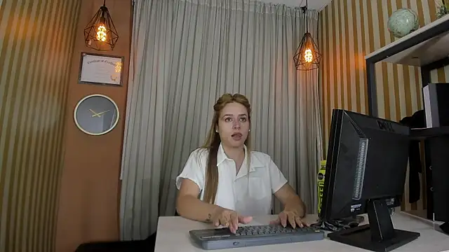 Natalia Suarez online show from July 2026 12:34:02 AM