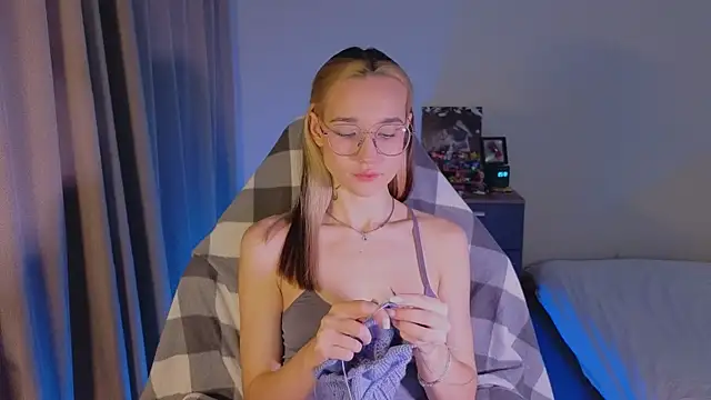 shey1i online show from December 2025 03:30:01 PM