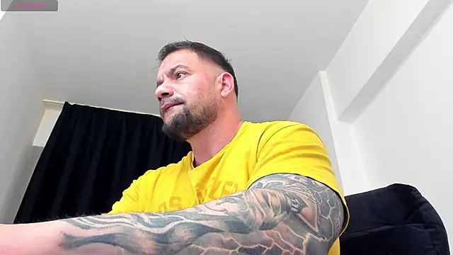 Snapshot of musclemonster31 chatting on May 2026 03:58:01 AM musclemonster31 online show from May 2026 03:58:01 AM
