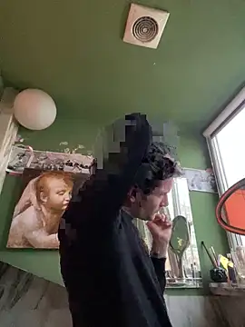 Snapshot of ETHAN_MOORE chatting on October 2025 01:36:03 PM ETHAN MOORE online show from October 2025 01:36:03 PM