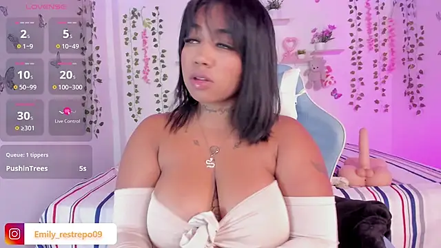 Snapshot of Emily_restrepo chatting on January 2025 12:16:01 PM Emily restrepo online show from January 2025 12:16:01 PM