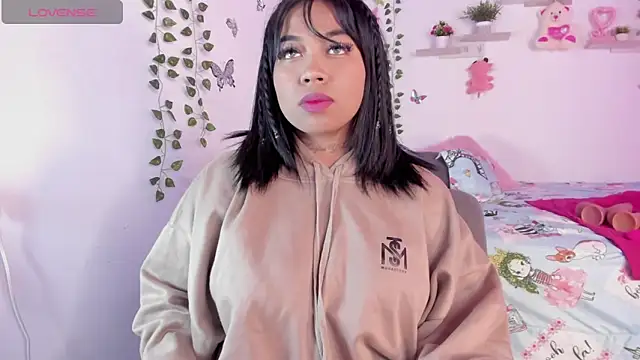 Snapshot of Emily_restrepo chatting on February 2025 04:16:02 AM Emily restrepo online show from February 2025 04:16:02 AM