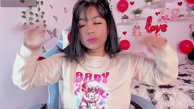 Snapshot of Emily_restrepo chatting on February 2025 05:19:02 AM Emily restrepo online show from February 2025 05:19:02 AM