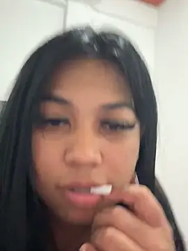 Snapshot of Emily_restrepo chatting on September 2025 04:12:02 AM Emily restrepo online show from September 2025 04:12:02 AM