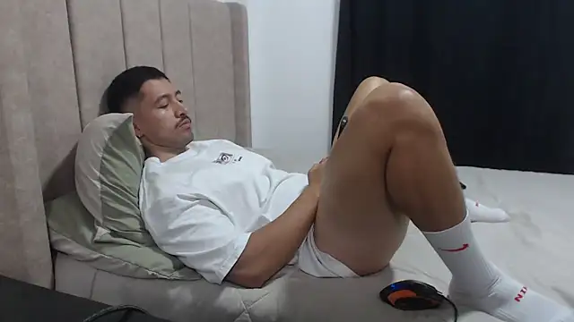 Snapshot of darekgates chatting on March 2026 02:33:02 PM darekgates online show from March 2026 02:33:02 PM