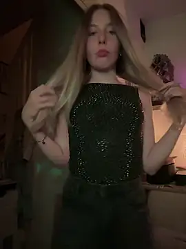 Snapshot of VeraSerephina chatting on December 2025 08:25:01 PM VeraSerephina online show from December 2025 08:25:01 PM