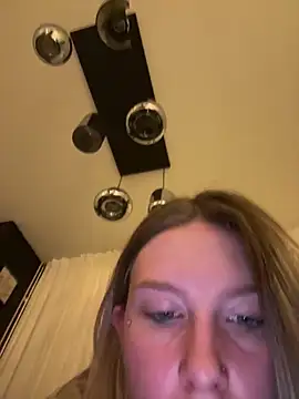 Snapshot of VeraSerephina chatting on December 2025 09:42:02 PM VeraSerephina online show from December 2025 09:42:02 PM